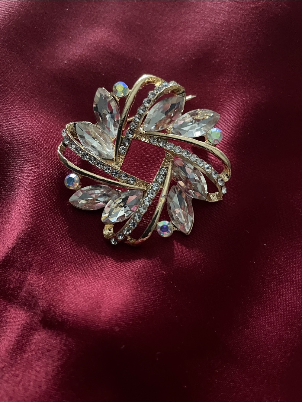 Source Unknown Gold-Tone Clear Crystal Floral Swirl Brooch - Picture 4 of 13